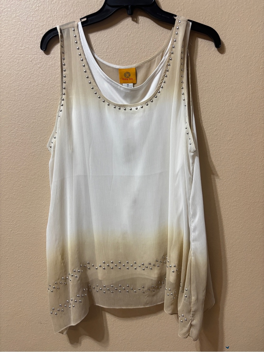 Womens Ruby Rd. Sleeveless Top - Size 14 Tan with Silver accents pretty